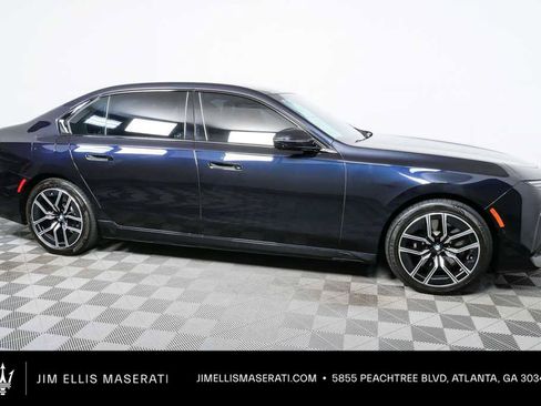 Used 2023 BMW 760i xDrive AWD/4WD image 27