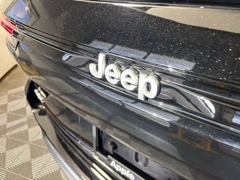 New 2026 Jeep Grand Cherokee Limited w/ Trailer Tow Package AWD/4WD image 9