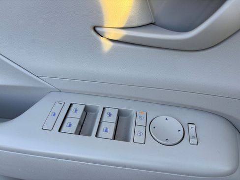 Used 2025 Hyundai Kona SEL image 20