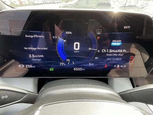 Certified 2025 Chevrolet Equinox EV LT image 24