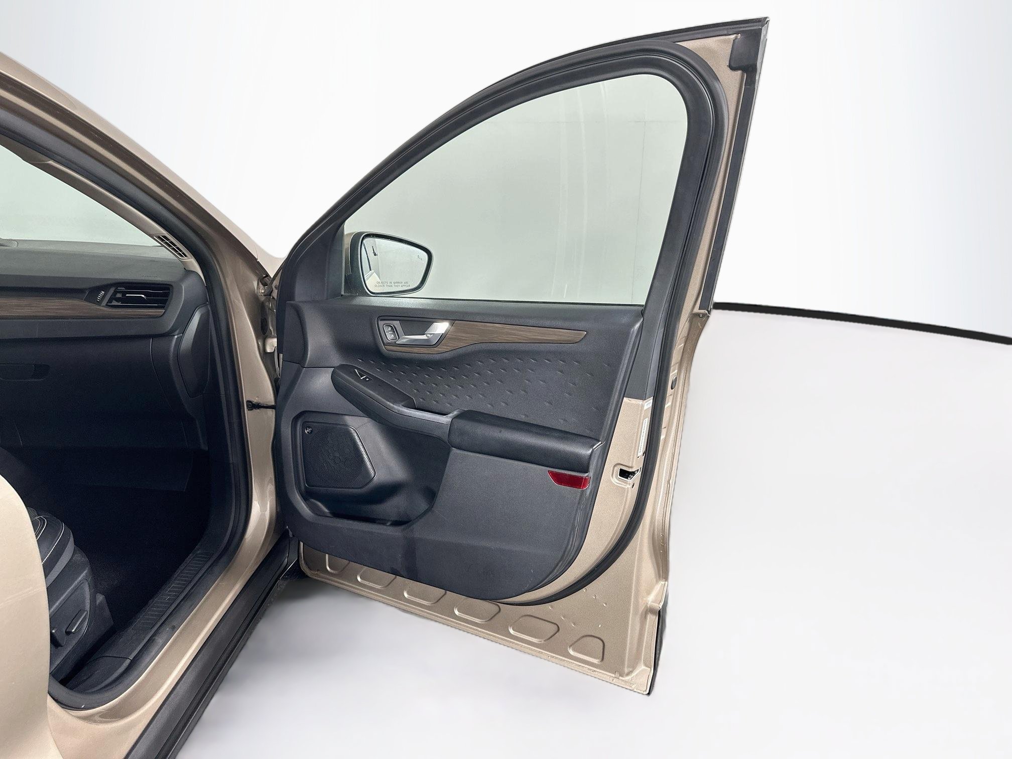 Used 2020 Ford Escape Titanium AWD/4WD image 33