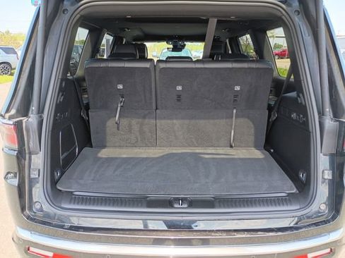 Used 2023 Jeep Wagoneer 4WD w/ Premium Group I image 23