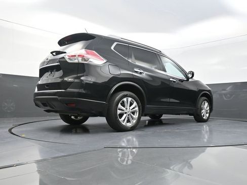 Used 2016 Nissan Rogue SV image 25