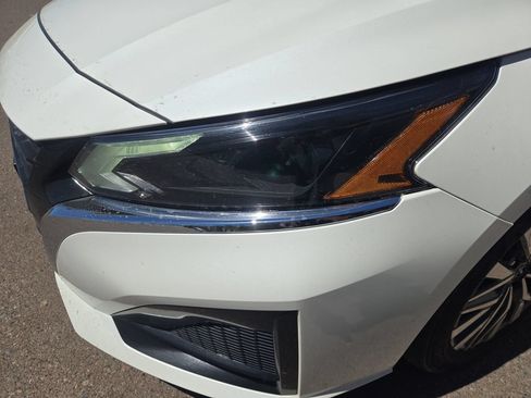 Used 2025 Nissan Altima 2.5 SV FWD image 17