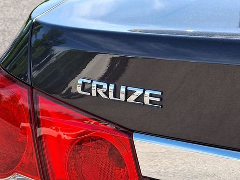 Used 2015 Chevrolet Cruze LT FWD image 31