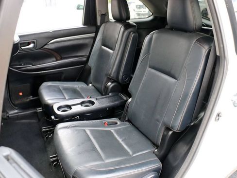 Used 2017 Toyota Highlander Limited FWD image 22