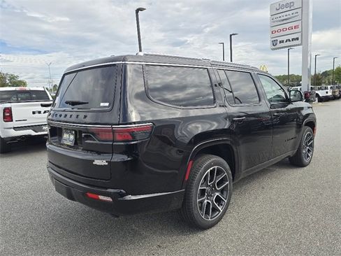 New 2025 Jeep Wagoneer Series III w/ Quick Order Package 25C Super image 3