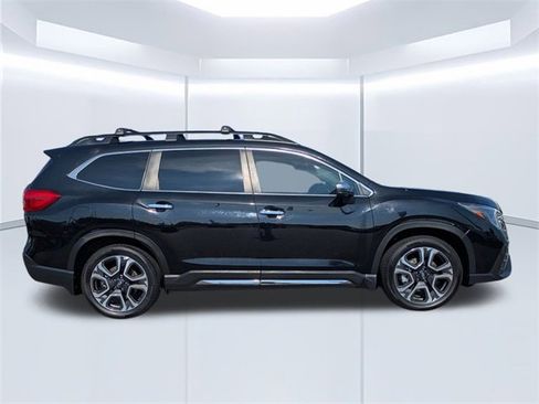 Used 2023 Subaru Ascent Touring image 3