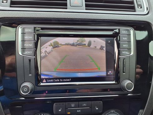 Used 2016 Volkswagen Jetta SEL FWD image 25