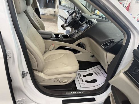 Used 2019 Lincoln Nautilus Reserve AWD/4WD image 29