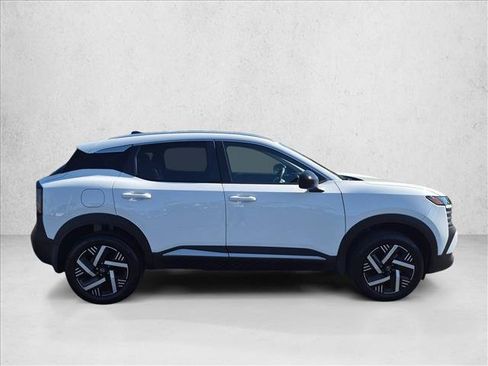 Used 2026 Nissan Kicks SV FWD image 4