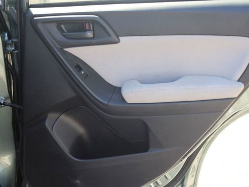 Used 2015 Subaru Forester 2.5i Premium image 24