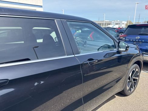 Used 2024 Mitsubishi Outlander SE AWD/4WD image 6