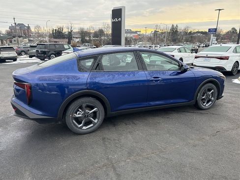 New 2025 Kia K4 LXS image 4
