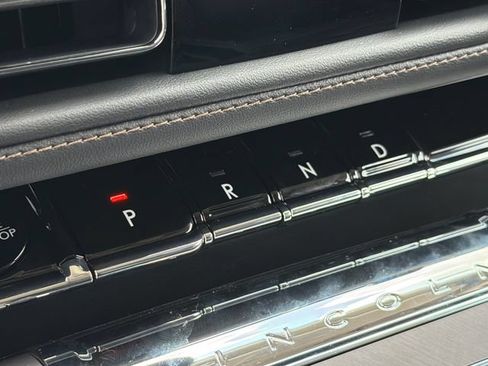 New 2026 Lincoln Aviator 2WD w/ Jet Appearance Package image 30