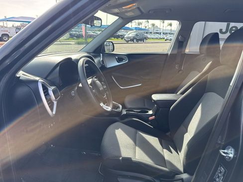 Used 2024 Kia Soul LX w/ Option Group 015 image 20