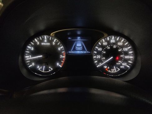 Used 2020 Nissan Pathfinder SL FWD image 23