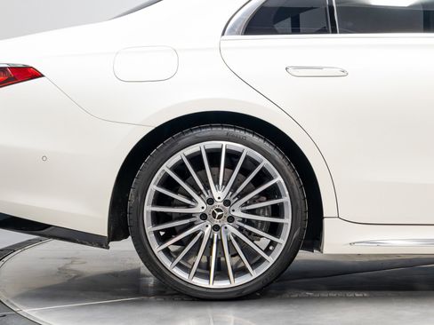 Used 2023 Mercedes-Benz S 580 4MATIC Sedan w/ AMG Line image 17