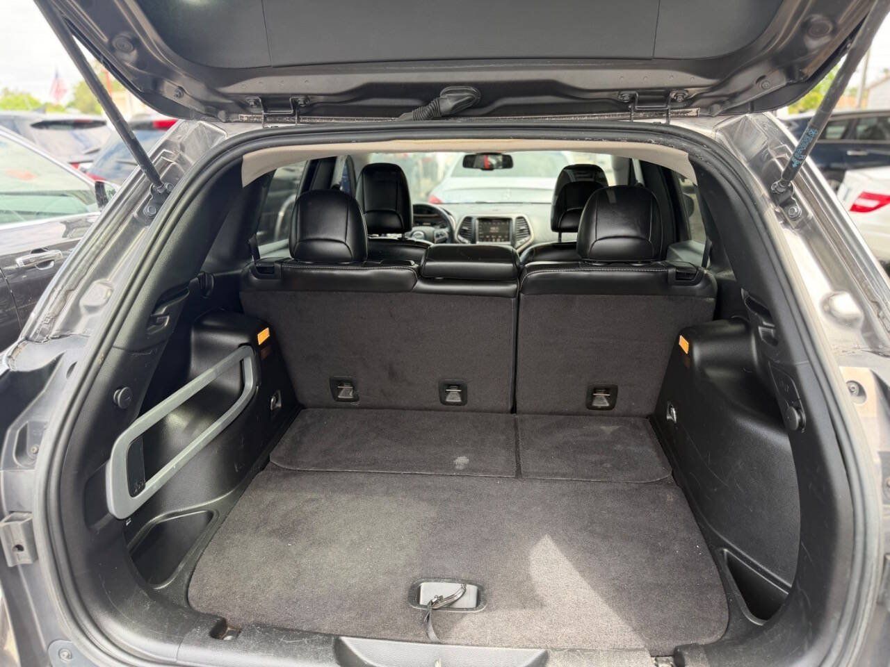 Used 2016 Jeep Cherokee Limited FWD image 20
