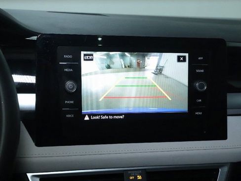 Used 2025 Volkswagen Taos SE image 31