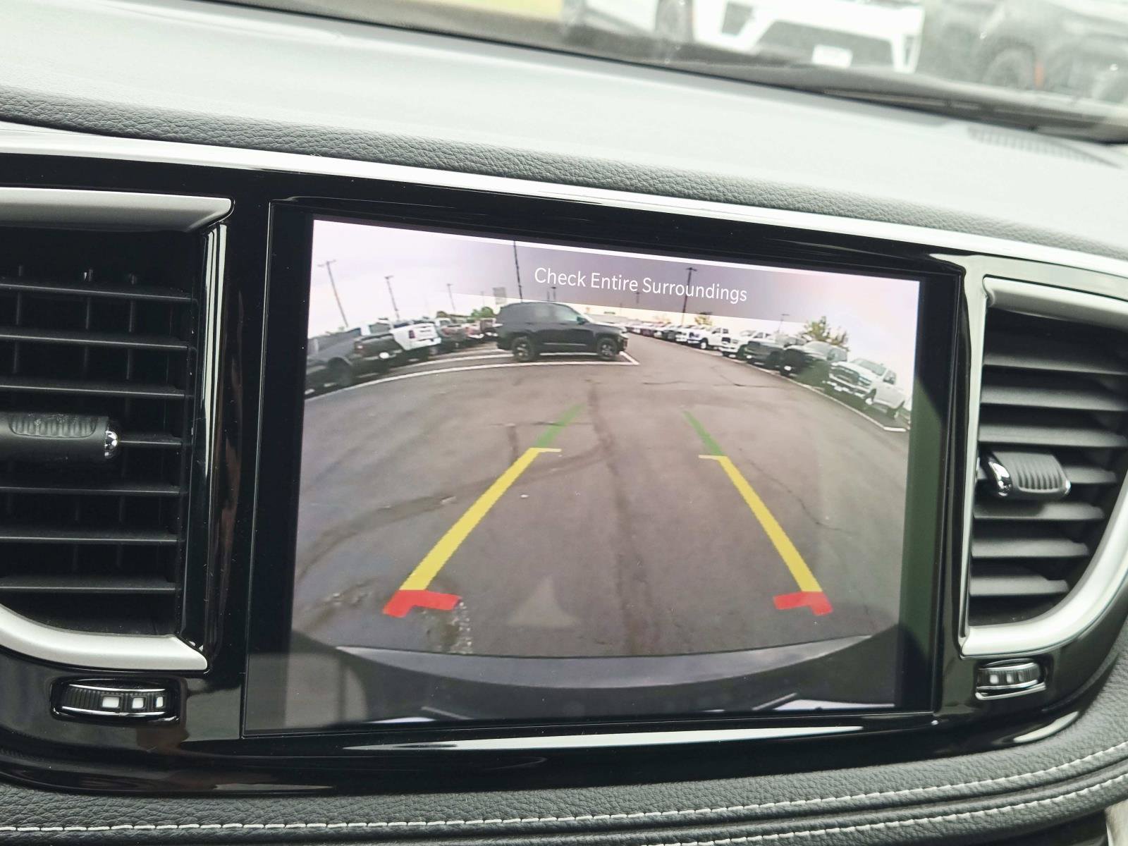 Used 2024 Chrysler Pacifica Touring-L FWD image 31