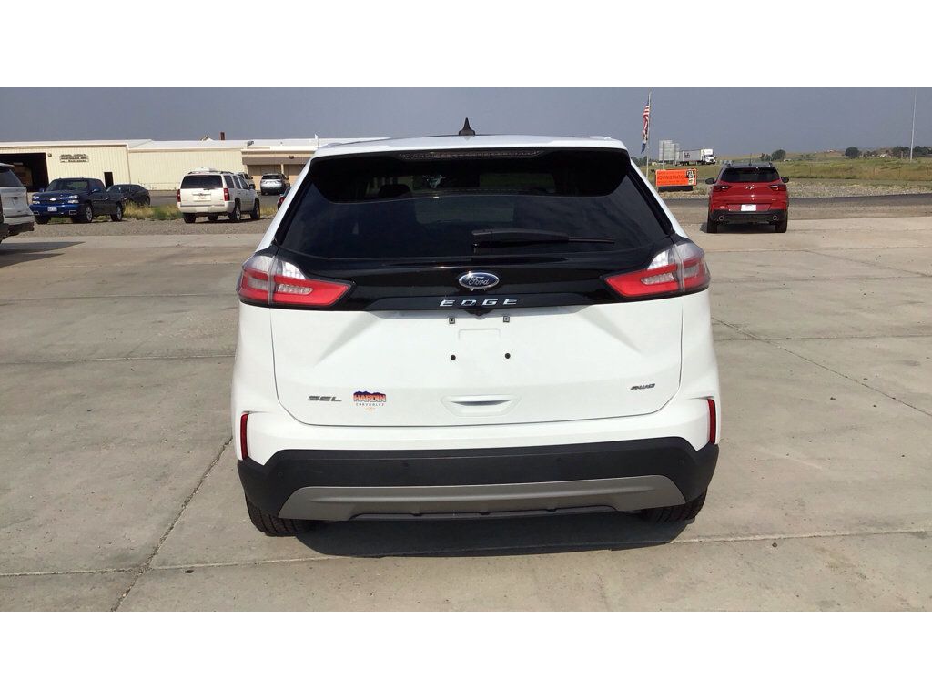 Used 2024 Ford Edge SEL w/ Convenience Package AWD/4WD image 4