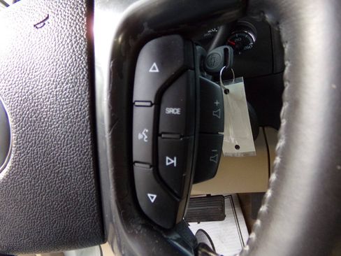 Used 2007 Chevrolet Suburban LTZ w/ LTZ Preferred Equipment Group AWD/4WD image 21