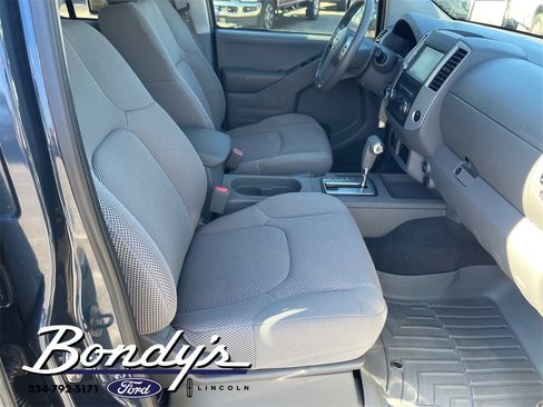 Used 2019 Nissan Frontier SV image 18