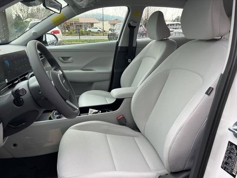 New 2026 Hyundai Kona SE image 9