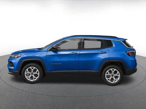 Used 2025 Jeep Compass Limited AWD/4WD image 3
