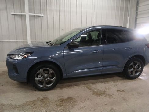 Certified 2024 Ford Escape ST-Line image 2