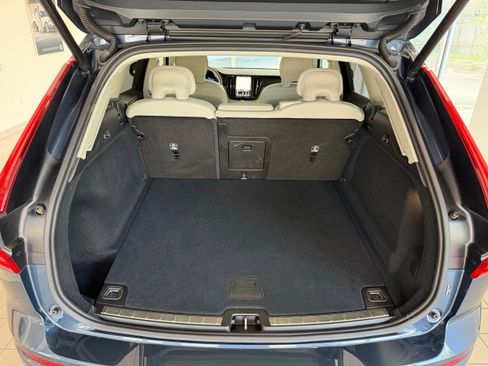 Certified 2025 Volvo XC60 B5 Plus AWD/4WD image 26