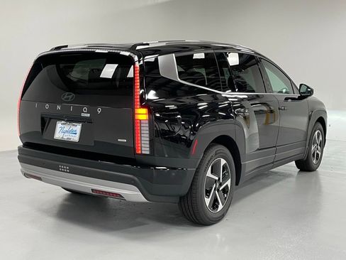 New 2026 Hyundai Ioniq 9 SE image 4