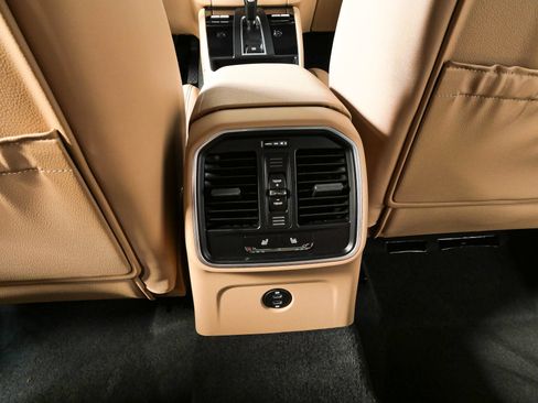 New 2026 Porsche Macan AWD/4WD image 22