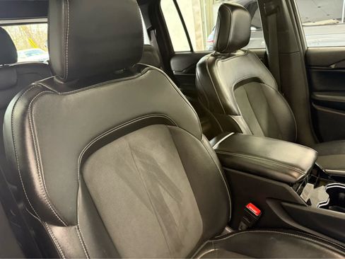 Used 2023 Jeep Grand Cherokee Altitude image 32