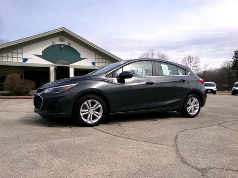 Used 2019 Chevrolet Cruze LT image 6
