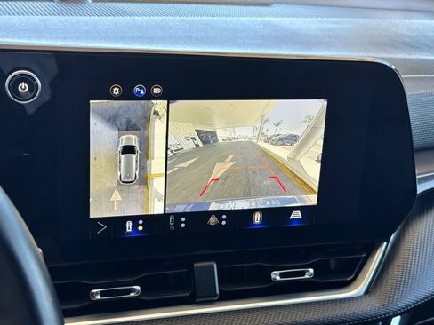 Used 2025 Chevrolet Equinox LT w/ Convenience Package II FWD image 21
