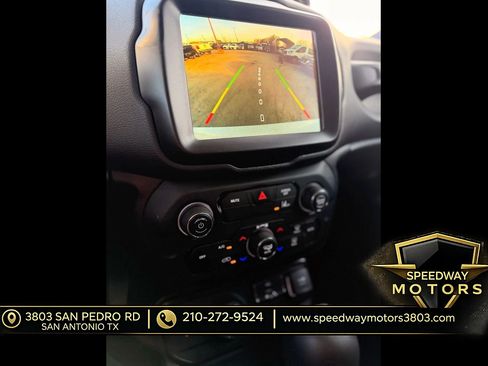 Used 2023 Jeep Renegade Latitude AWD/4WD image 16