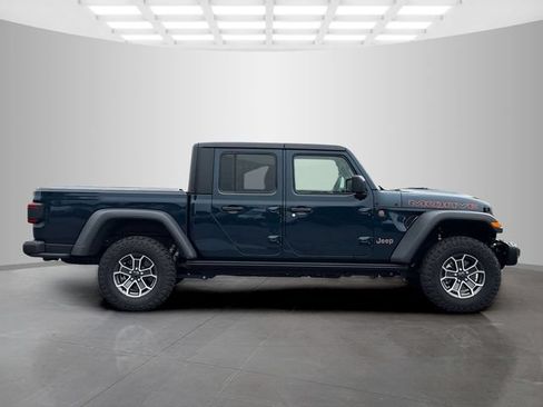 Certified 2025 Jeep Gladiator Mojave w/ Steel Bumper Group AWD/4WD image 8