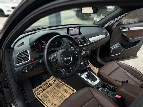 Used 2017 Audi Q3 2.0T Prestige w/ Prestige Package image 28