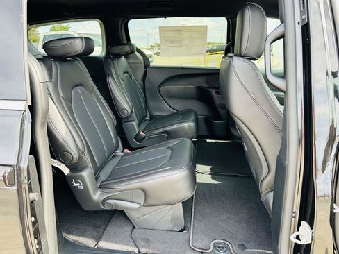 New 2026 Chrysler Voyager LX image 31