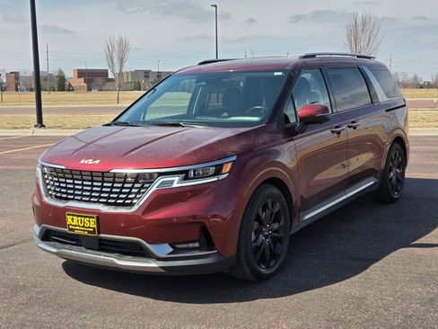 Used 2024 Kia Carnival SX Prestige image 8