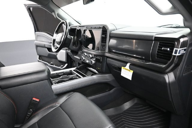 Used 2023 Ford F250 Lariat w/ Sport Appearance Package AWD/4WD image 30