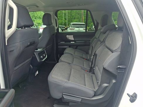 Used 2025 Ford Expedition Max Active AWD/4WD image 11