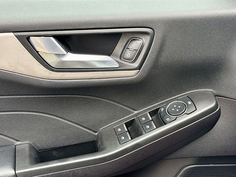 Used 2022 Ford Escape SEL image 21