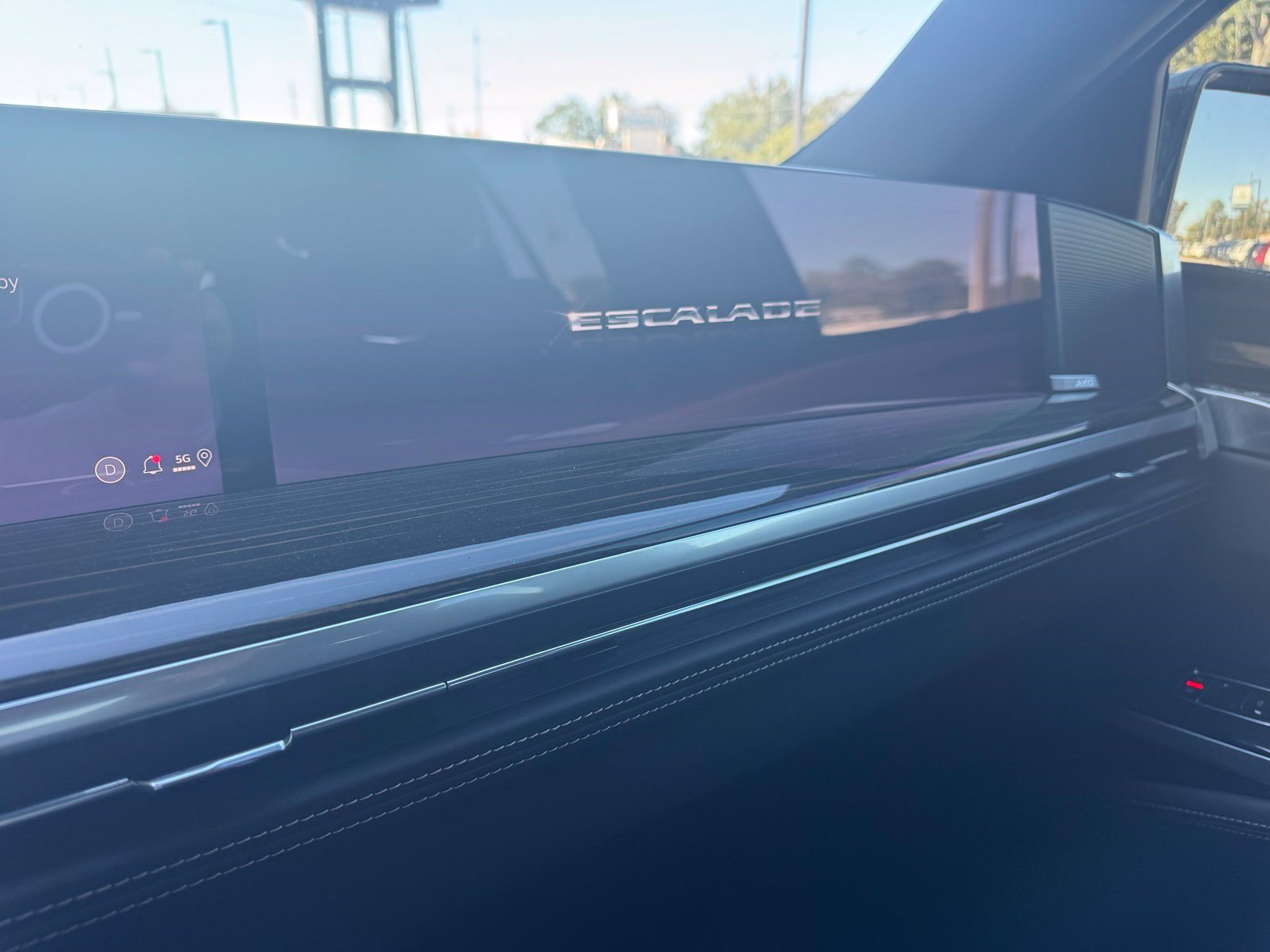 Certified 2025 Cadillac Escalade Luxury RWD image 15