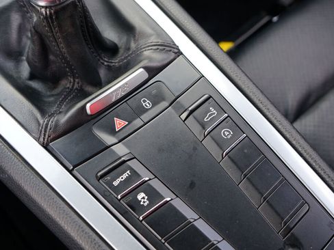 Used 2018 Porsche 718 Cayman Base image 20