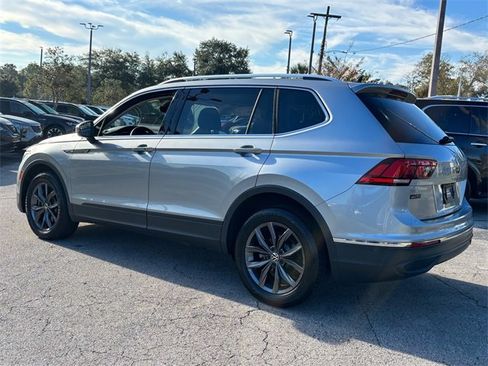 Used 2022 Volkswagen Tiguan SE image 4