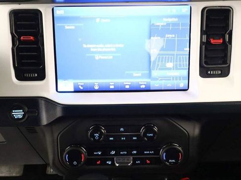 Certified 2024 Ford Bronco Heritage Edition image 15