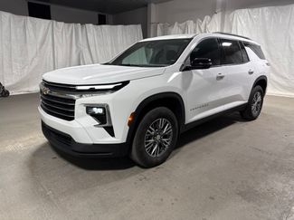 Used 2025 Chevrolet Traverse LT FWD video 3